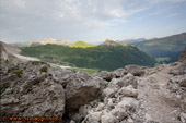 Vista sul Castellazz dal sentiero 710